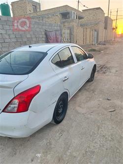 نيسان فيرسا